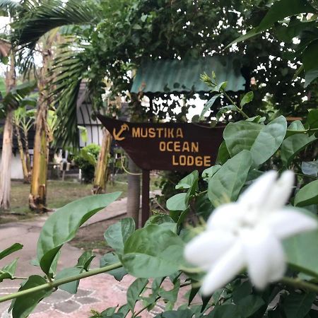 Mustika Ocean Lodge Gili Air Ngoại thất bức ảnh