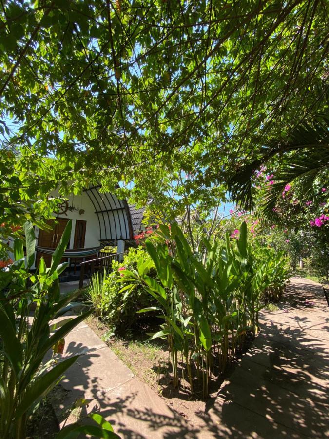 Mustika Ocean Lodge Gili Air Ngoại thất bức ảnh